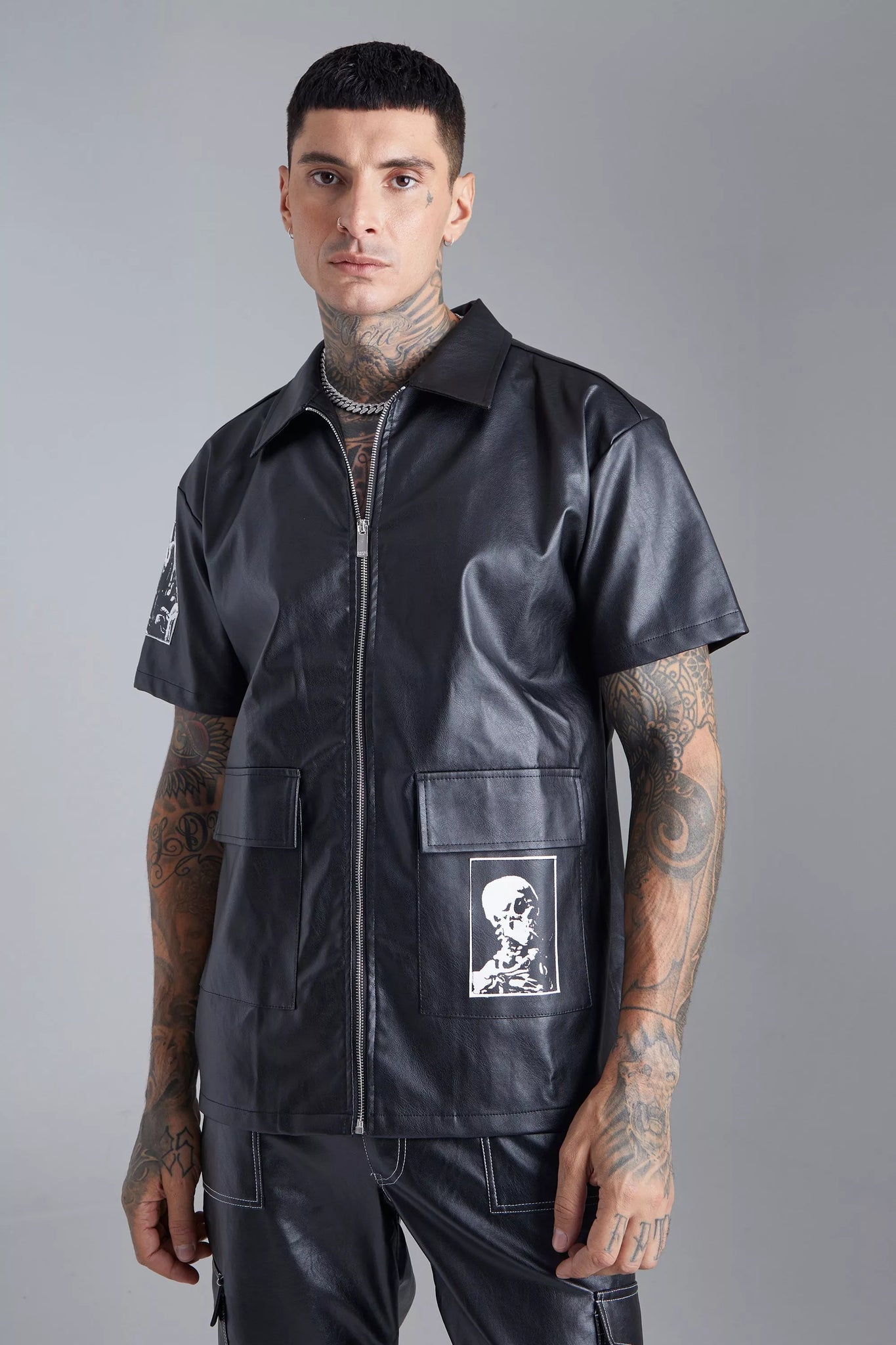 Boohoo Black Short Sleeve Boxy Photo Badge Mens Overshirt