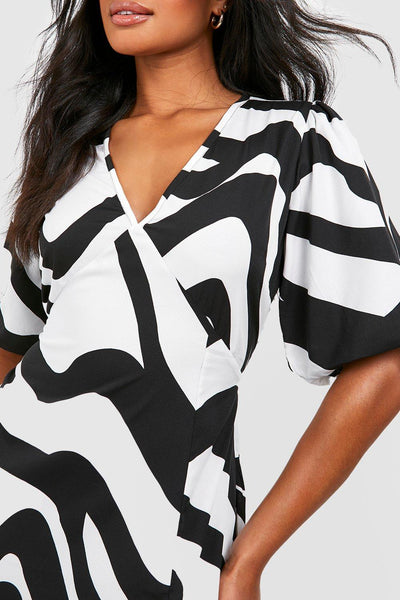 Boohoo White Black Pattern Puff Sleeve Printed Midi Womens Dress