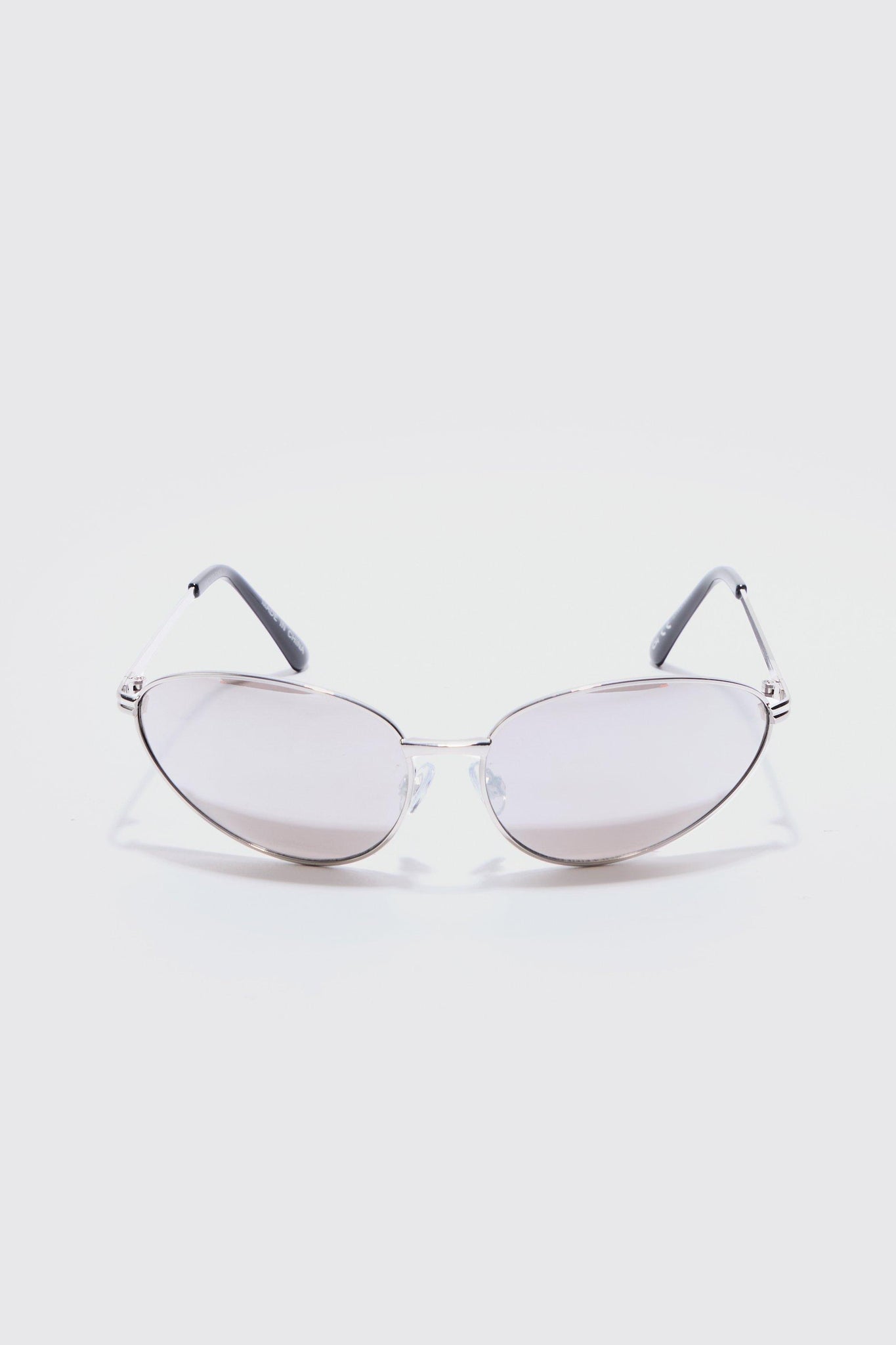 Boohoo Man ANGLED METAL SUNGLASSES WITH SILVER LENS IN SILVER