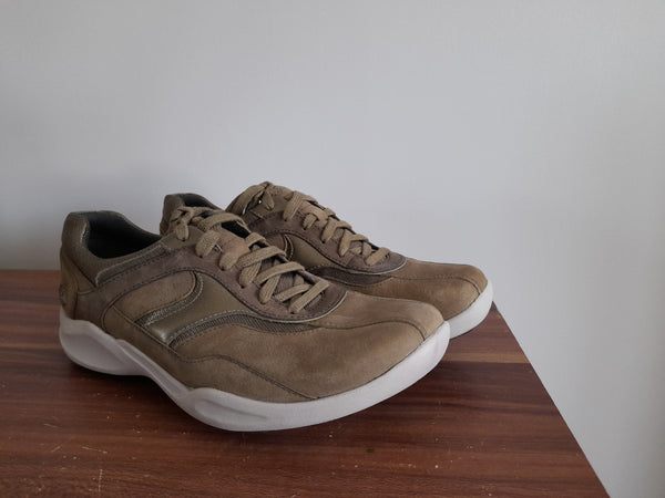 Clarks Wave Flow Lace Sports Leather Khaki Womens Sneakers - Stockpoint Apparel Outlet