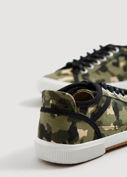 Mango Camo Print Older Boys Sneakers - Stockpoint Apparel Outlet