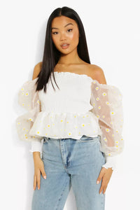 Boohoo Petite Daisy Organza Shirred White Peplum Ladies Top - Stockpoint Apparel Outlet